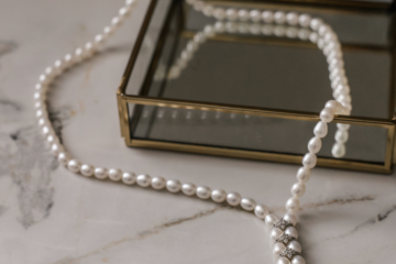 Long Women’s Pearl Necklace